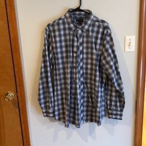Men’s Banana Republic plaid button down.